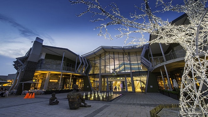 Cradlestone Mall exterior